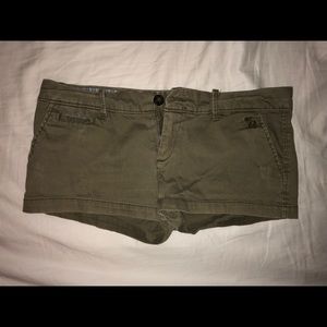 Abercrombie army green shorts